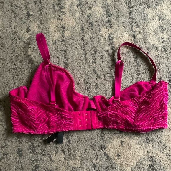 Victoria’s Secret Pink Underwire Bralette with minor imperfections 38DD - Picture 3 of 5